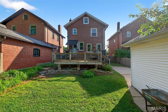 220 Dover Street, St Louis, MO 63111