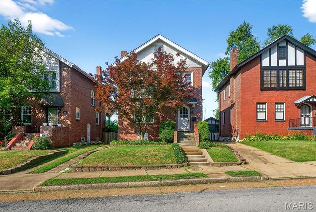220 Dover Street, St Louis, MO 63111