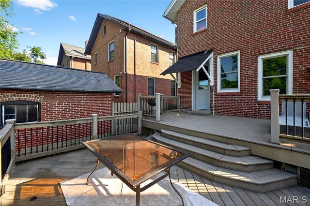 220 Dover Street, St Louis, MO 63111