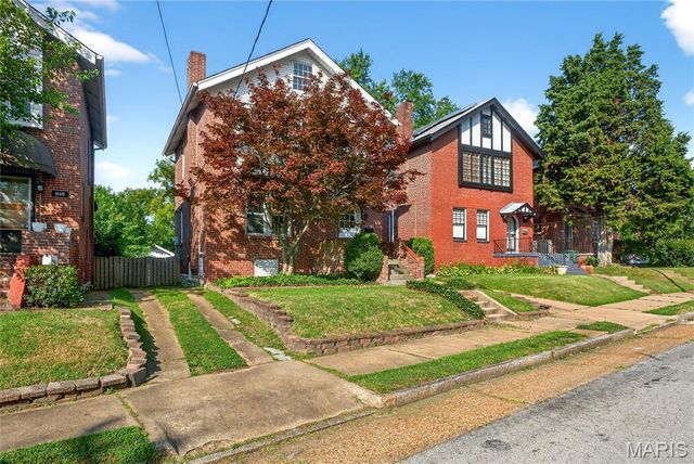220 Dover Street, St Louis, MO 63111