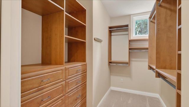 9115 N Mountain View Ln, Spokane, WA 99218