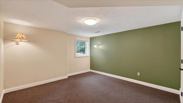 9115 N Mountain View Ln, Spokane, WA 99218