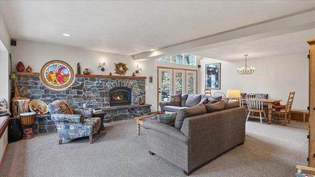 9115 N Mountain View Ln, Spokane, WA 99218