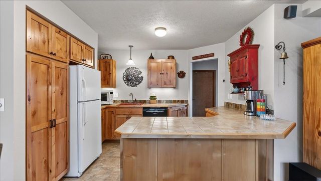 9115 N Mountain View Ln, Spokane, WA 99218