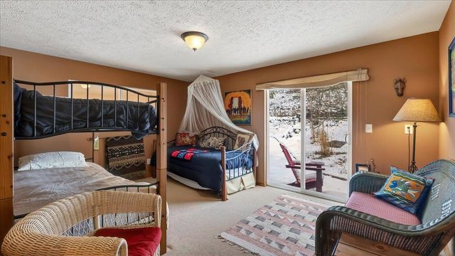 9115 N Mountain View Ln, Spokane, WA 99218