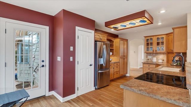 9115 N Mountain View Ln, Spokane, WA 99218