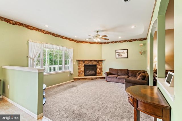 410 MAXINE DR, Lehighton, PA 18235