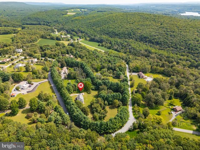 410 MAXINE DR, Lehighton, PA 18235