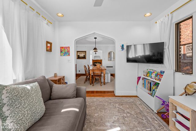 310 Moran Road, Grosse Pointe Farms, MI 48236