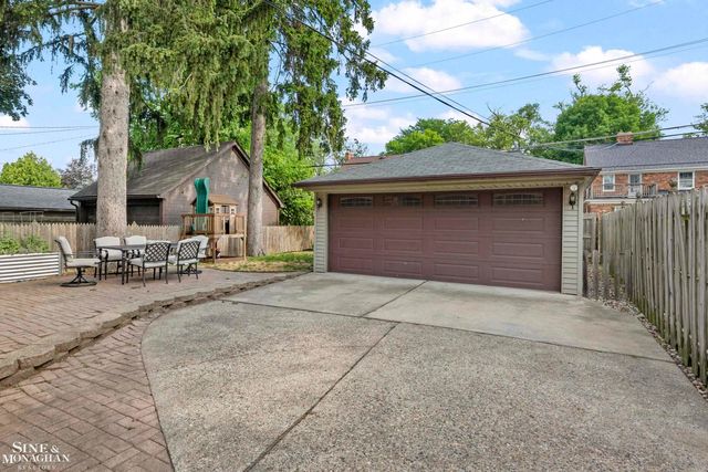 310 Moran Road, Grosse Pointe Farms, MI 48236
