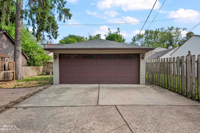 310 Moran Road, Grosse Pointe Farms, MI 48236
