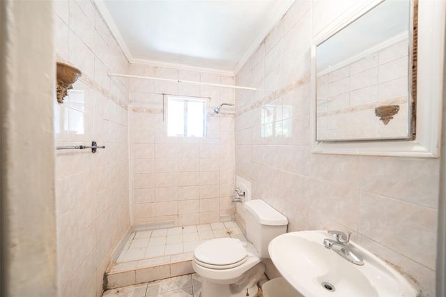 10418 Burman Street, Houston, TX 77029