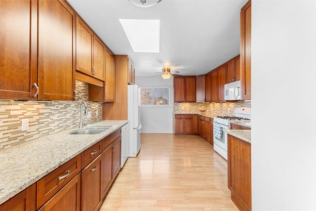 112 Glenview Drive, White Rock, NM 87547