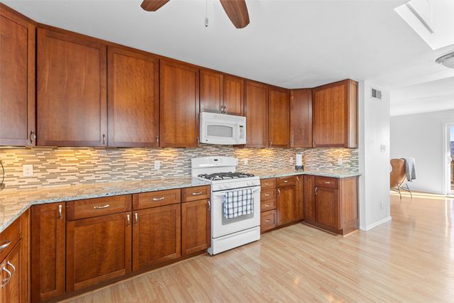 112 Glenview Drive, White Rock, NM 87547