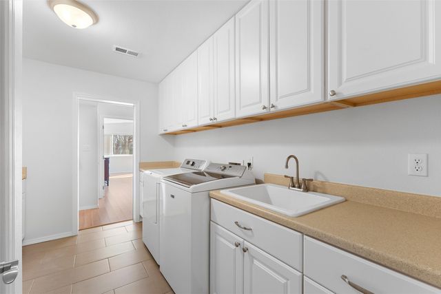 112 Glenview Drive, White Rock, NM 87547