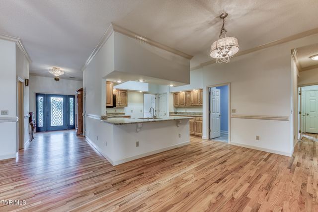 1027 Whittling Wood Drive, Johnson City, TN 37601