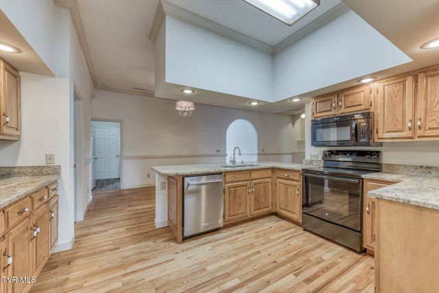 1027 Whittling Wood Drive, Johnson City, TN 37601