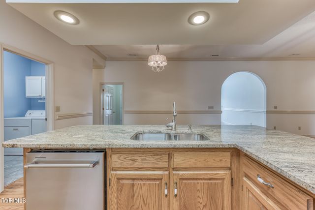 1027 Whittling Wood Drive, Johnson City, TN 37601