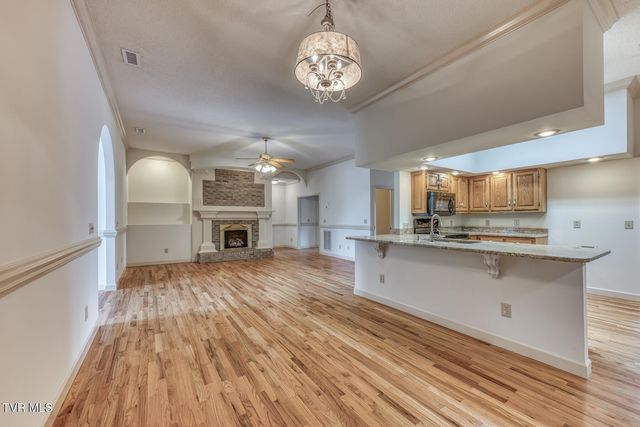 1027 Whittling Wood Drive, Johnson City, TN 37601