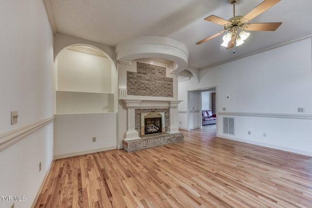 1027 Whittling Wood Drive, Johnson City, TN 37601