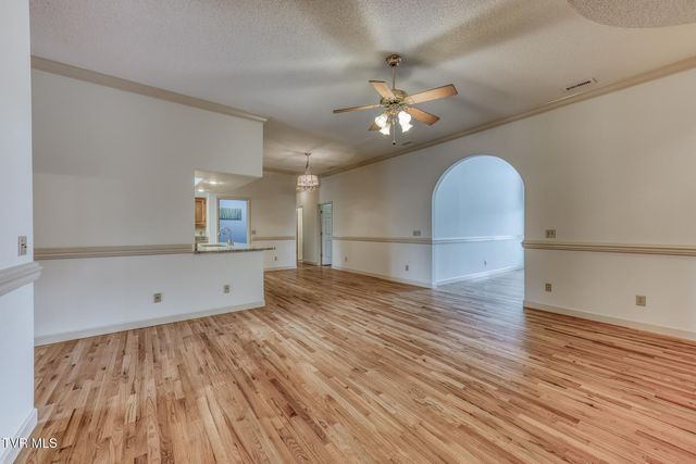 1027 Whittling Wood Drive, Johnson City, TN 37601