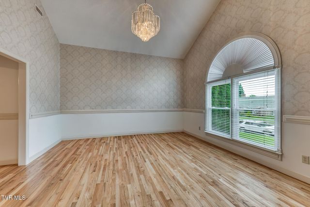 1027 Whittling Wood Drive, Johnson City, TN 37601