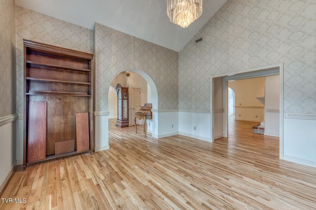 1027 Whittling Wood Drive, Johnson City, TN 37601