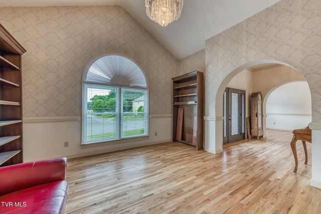 1027 Whittling Wood Drive, Johnson City, TN 37601