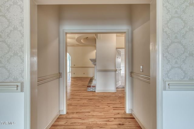 1027 Whittling Wood Drive, Johnson City, TN 37601