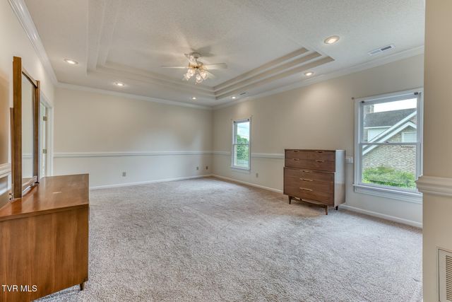 1027 Whittling Wood Drive, Johnson City, TN 37601