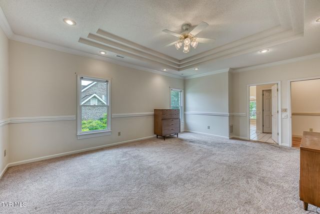 1027 Whittling Wood Drive, Johnson City, TN 37601