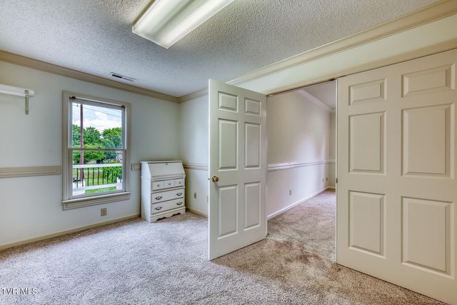 1027 Whittling Wood Drive, Johnson City, TN 37601