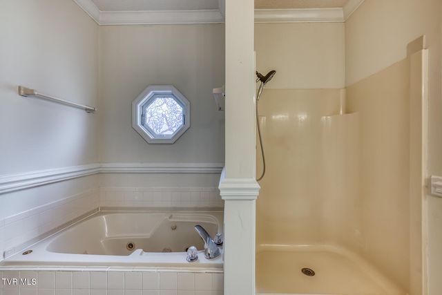 1027 Whittling Wood Drive, Johnson City, TN 37601