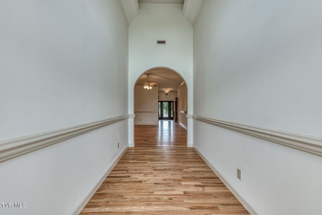 1027 Whittling Wood Drive, Johnson City, TN 37601