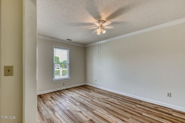1027 Whittling Wood Drive, Johnson City, TN 37601