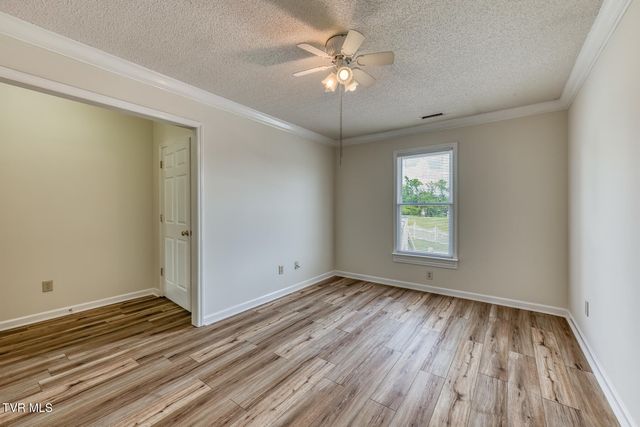1027 Whittling Wood Drive, Johnson City, TN 37601