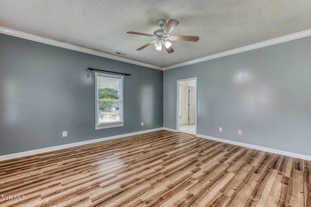 1027 Whittling Wood Drive, Johnson City, TN 37601