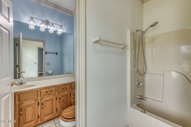 1027 Whittling Wood Drive, Johnson City, TN 37601