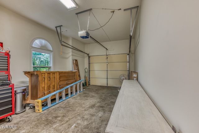 1027 Whittling Wood Drive, Johnson City, TN 37601