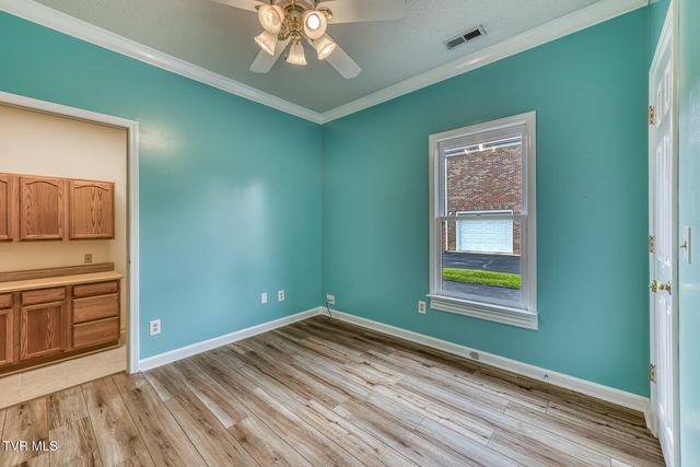 1027 Whittling Wood Drive, Johnson City, TN 37601