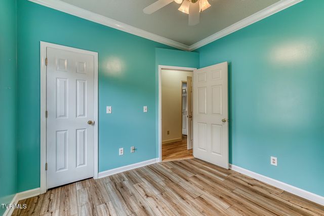 1027 Whittling Wood Drive, Johnson City, TN 37601