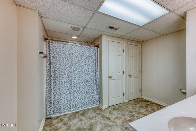1027 Whittling Wood Drive, Johnson City, TN 37601