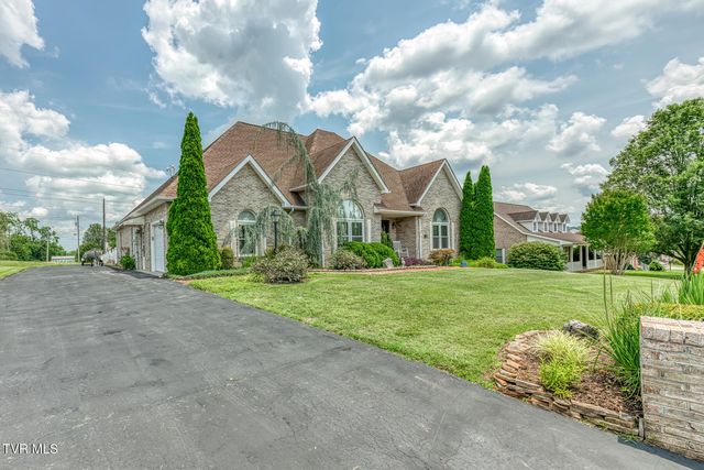 1027 Whittling Wood Drive, Johnson City, TN 37601