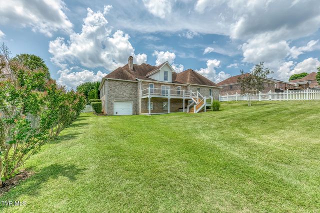1027 Whittling Wood Drive, Johnson City, TN 37601