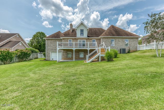 1027 Whittling Wood Drive, Johnson City, TN 37601