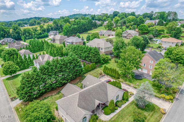 1027 Whittling Wood Drive, Johnson City, TN 37601