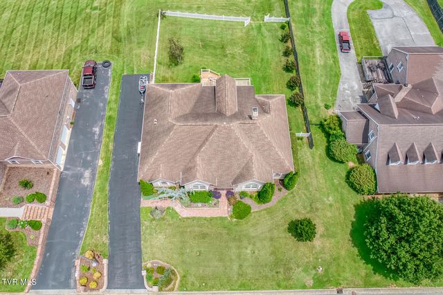 1027 Whittling Wood Drive, Johnson City, TN 37601