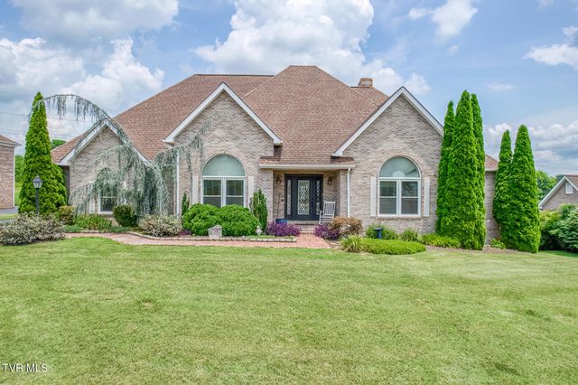 1027 Whittling Wood Drive, Johnson City, TN 37601