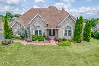 1027 Whittling Wood Drive, Johnson City, TN 37601