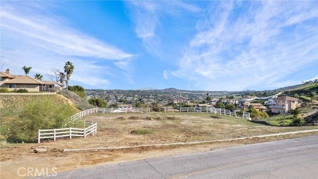 16538 Canyon Ridge Rd, Riverside, CA 92503